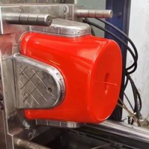 Видео Пластиковый стул 