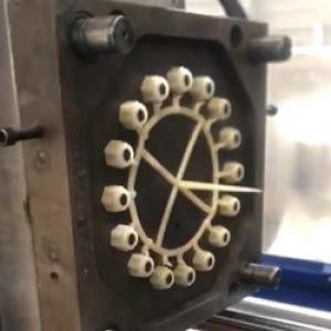 Видео Шляпа пластиковая инъекция