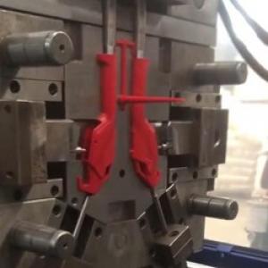 Инъекция пластиковой рукоятки 